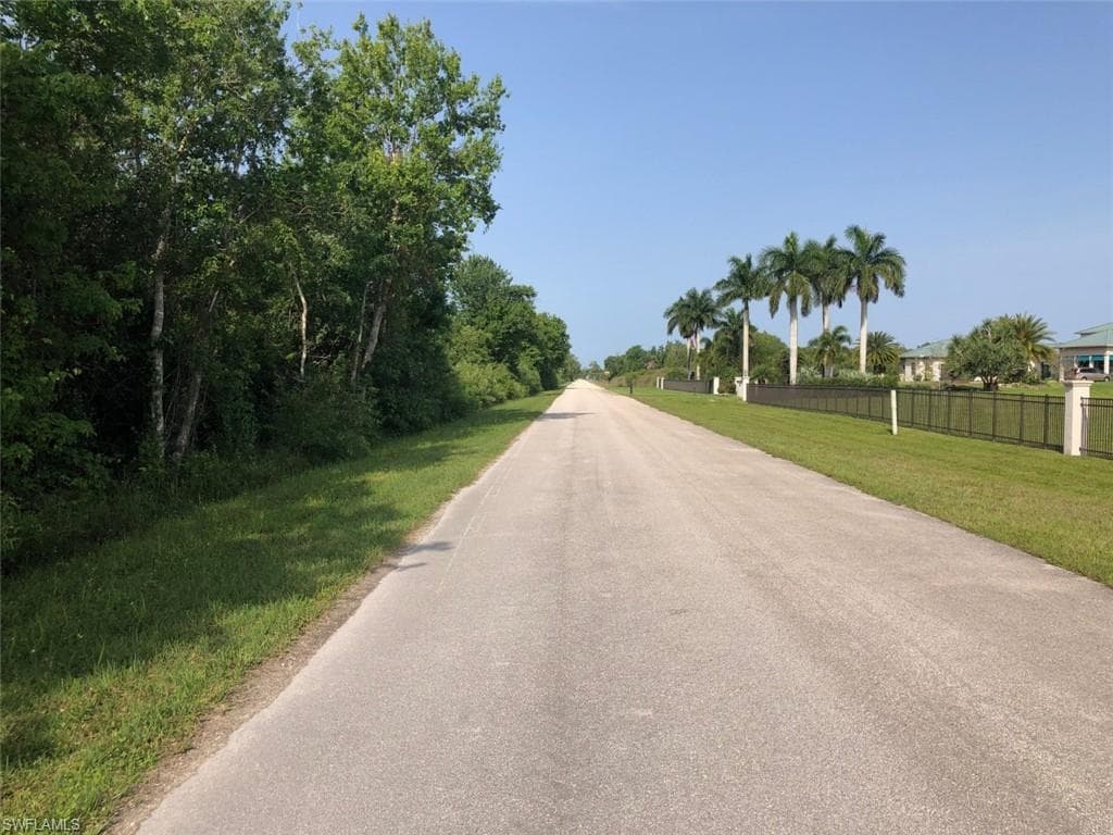 630 Shady Hollow BLVD W, NAPLES FL 34120-6