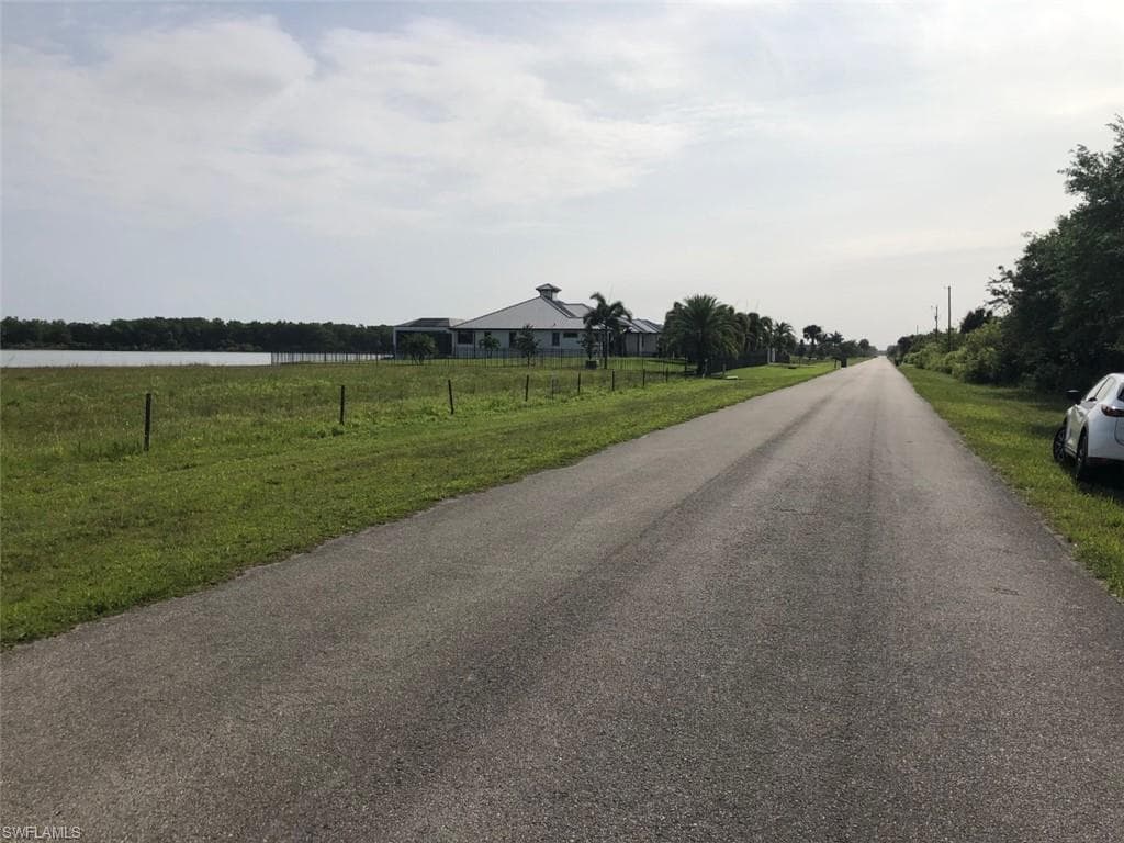 630 Shady Hollow BLVD W, NAPLES FL 34120-3