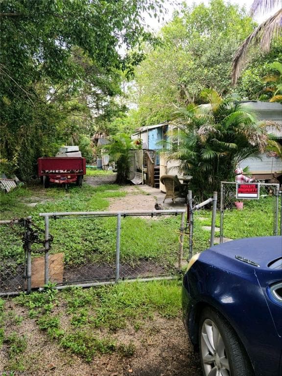 2715 Holly AVE, NAPLES FL 34112-1