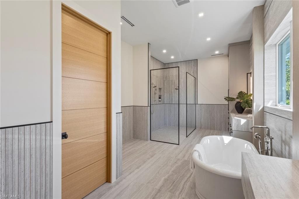 508 16th AVE S-23