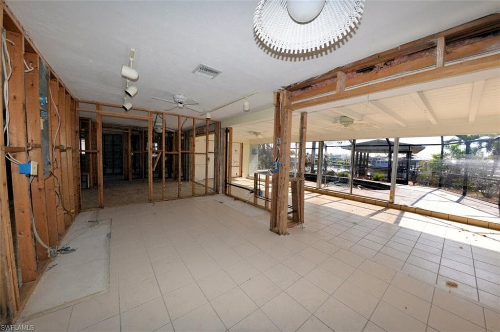 230 Randy LN, FORT MYERS BEACH FL 33931-5