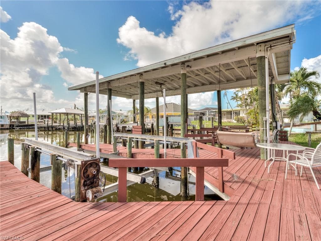 230 Randy LN, FORT MYERS BEACH FL 33931-12