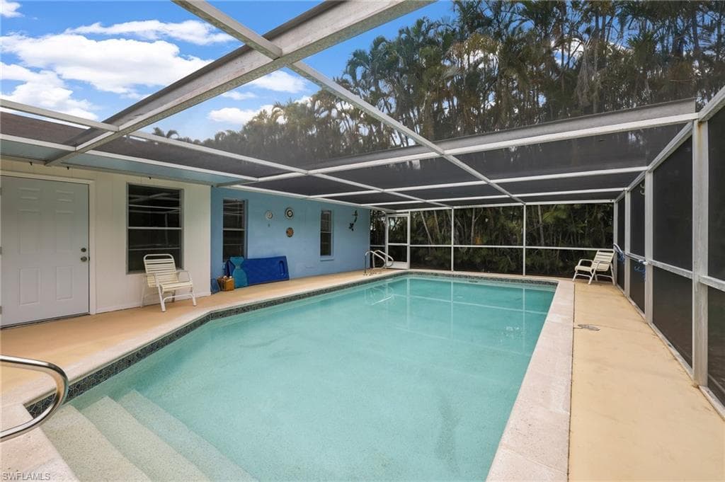 4688 Pembrooke LN, BONITA SPRINGS FL 34134-2