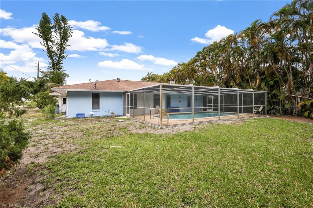 4688 Pembrooke LN, BONITA SPRINGS FL 34134-32