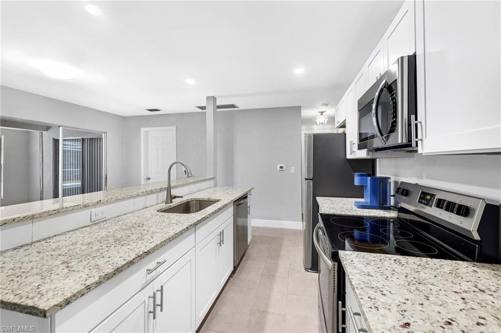 4688 Pembrooke LN, BONITA SPRINGS FL 34134-7