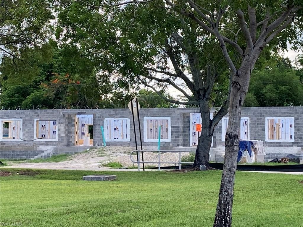 2364 Bayside ST, NAPLES FL 34112-12