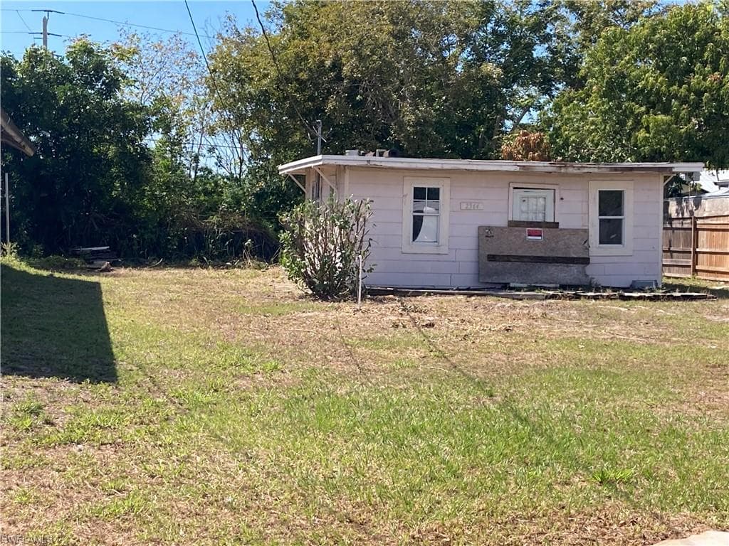 2364 Bayside ST, NAPLES FL 34112-17