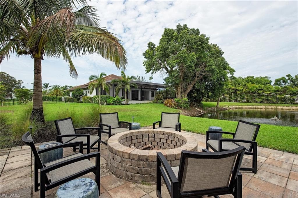 179 Mahogany DR-25