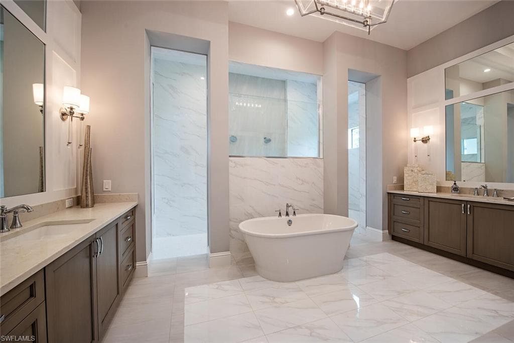 179 Mahogany DR-18