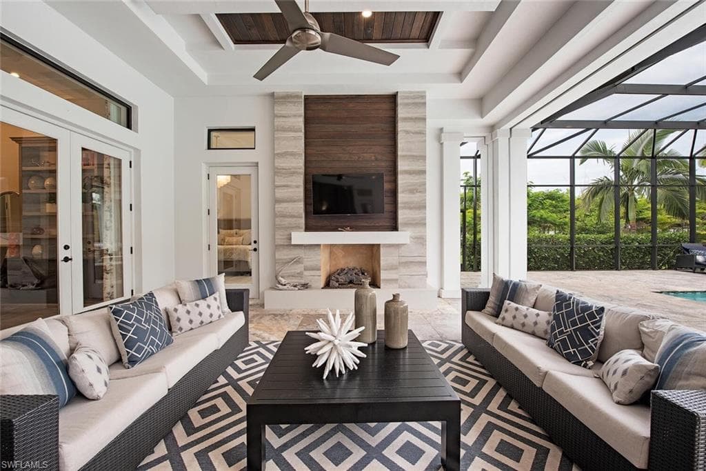179 Mahogany DR-7
