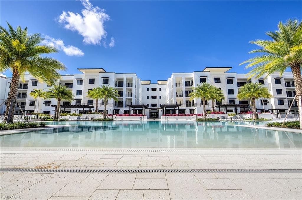 1111 Central AVE # 412, NAPLES FL 34102-15