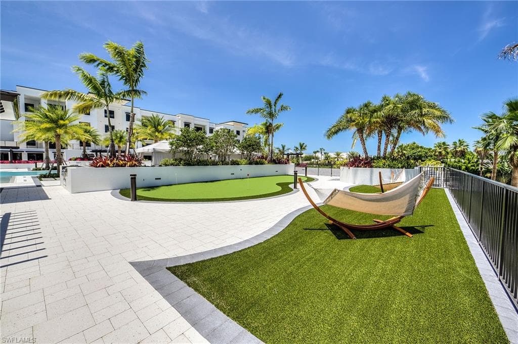 1111 Central AVE # 412, NAPLES FL 34102-19