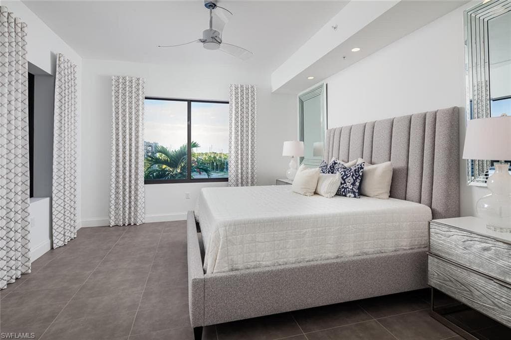 1111 Central AVE # 412, NAPLES FL 34102-8