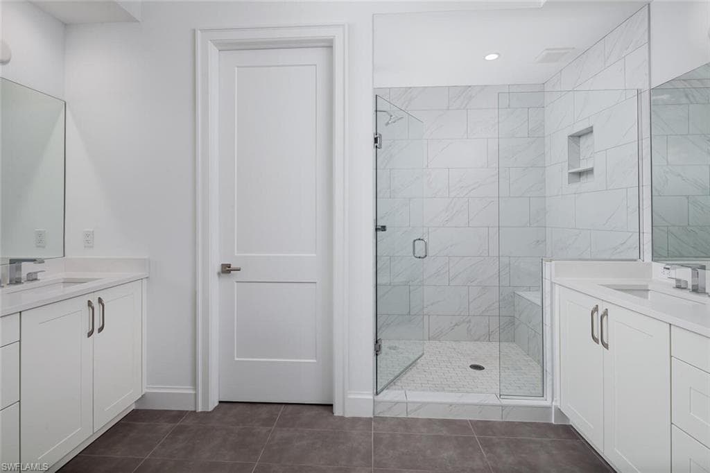 1111 Central AVE # 412, NAPLES FL 34102-9