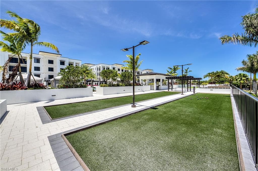 1111 Central AVE # 412, NAPLES FL 34102-17