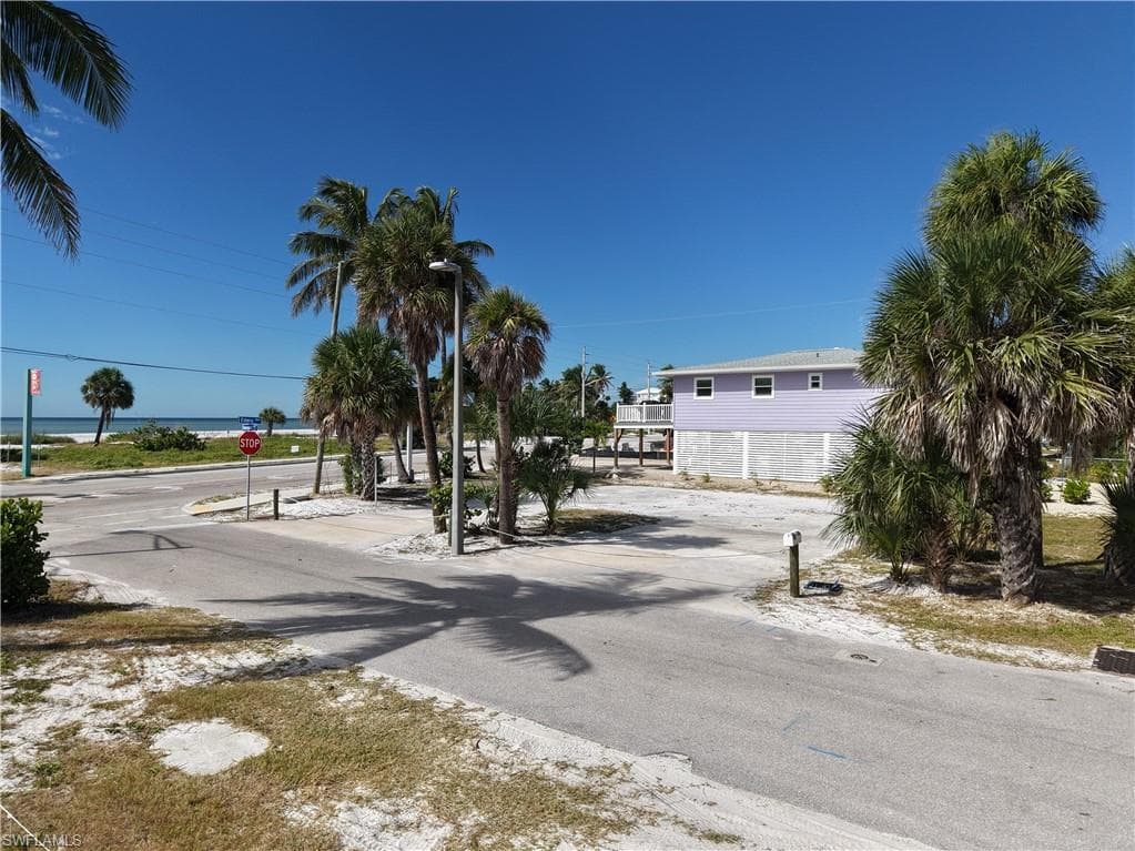 103-105 Hercules DR, FORT MYERS BEACH FL 33931-6