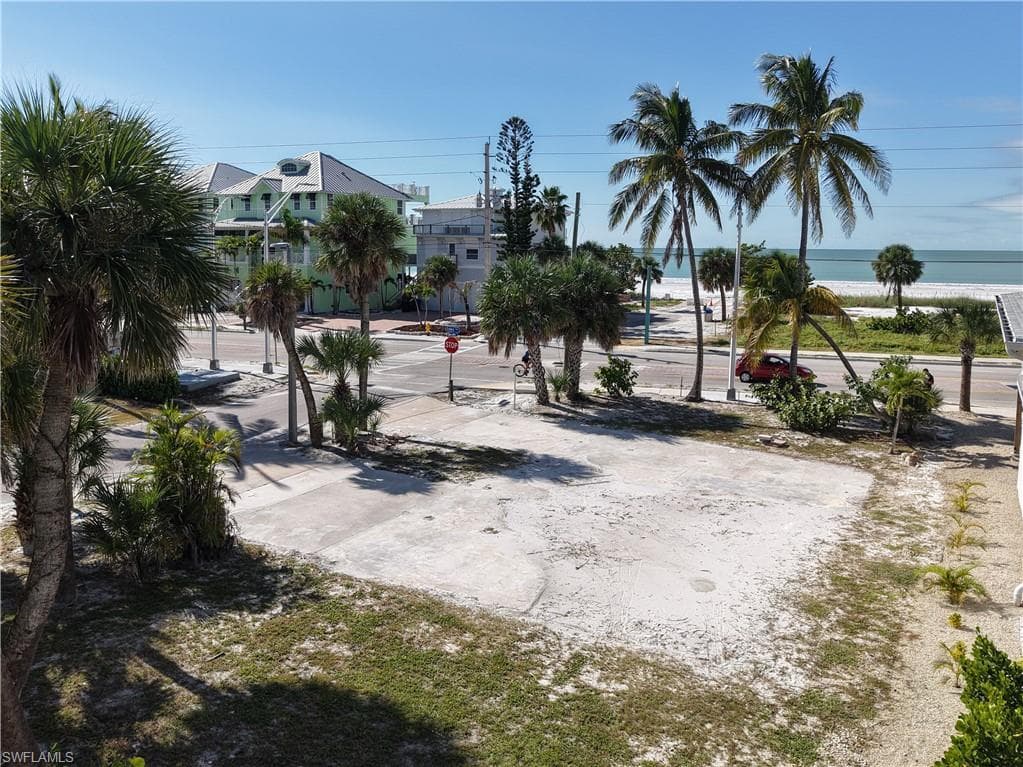 103-105 Hercules DR, FORT MYERS BEACH FL 33931-36