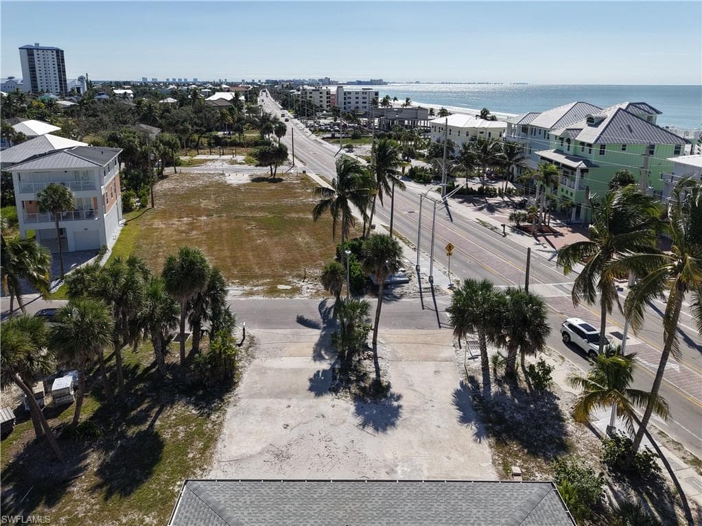 103-105 Hercules DR, FORT MYERS BEACH FL 33931-38