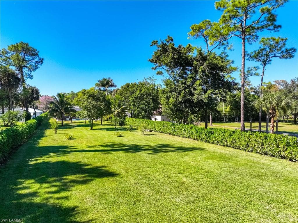 1890 Oakes BLVD, NAPLES FL 34119-32