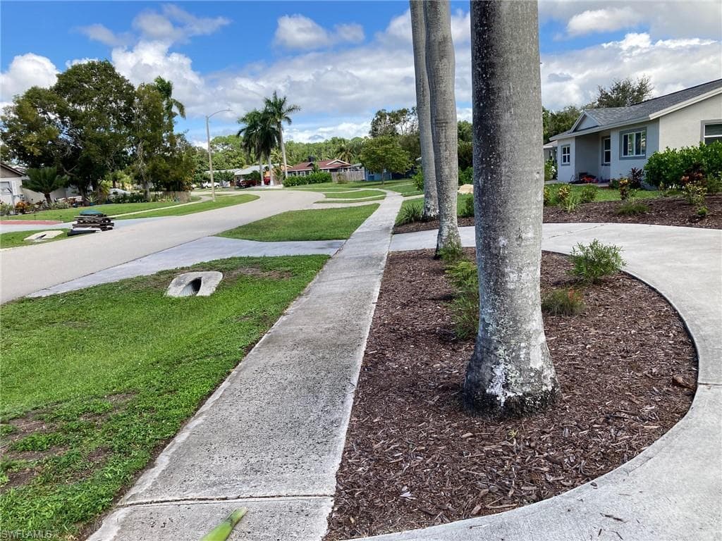 3338 Poinciana ST, NAPLES FL 34105-13