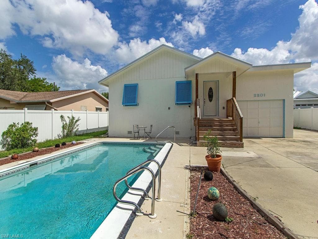 2201 Church AVE, NAPLES FL 34112-9