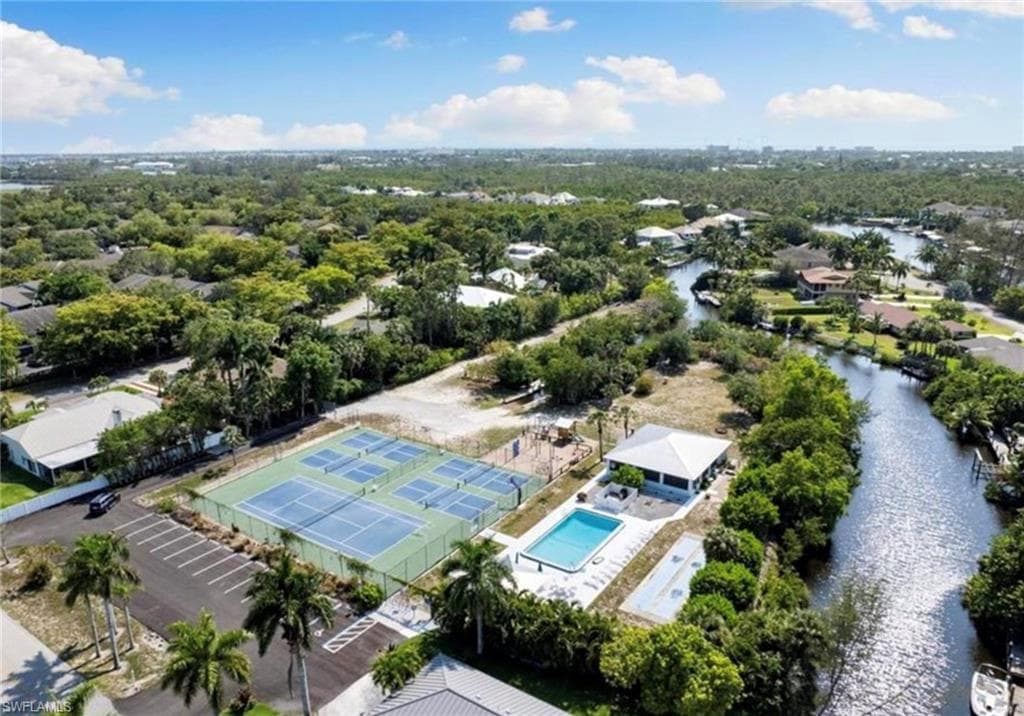 2393 Outrigger LN, NAPLES FL 34104-22