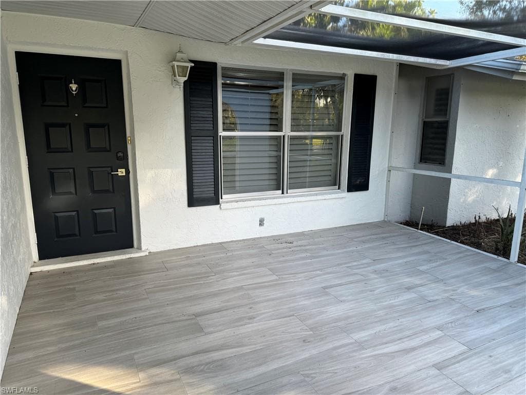 2393 Outrigger LN, NAPLES FL 34104-1