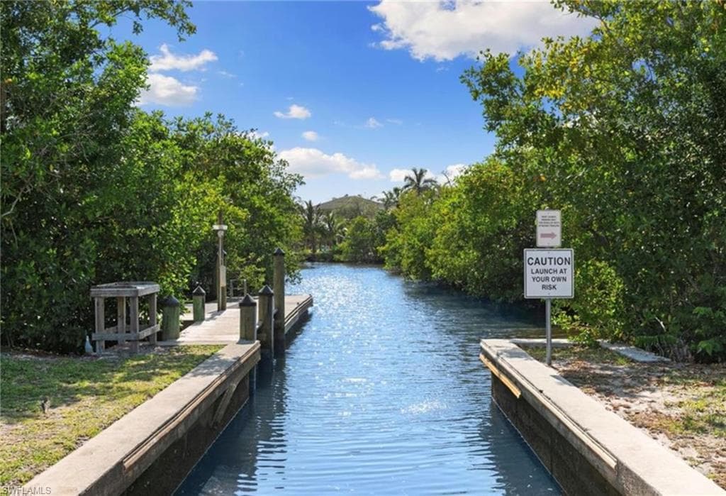 2393 Outrigger LN, NAPLES FL 34104-16