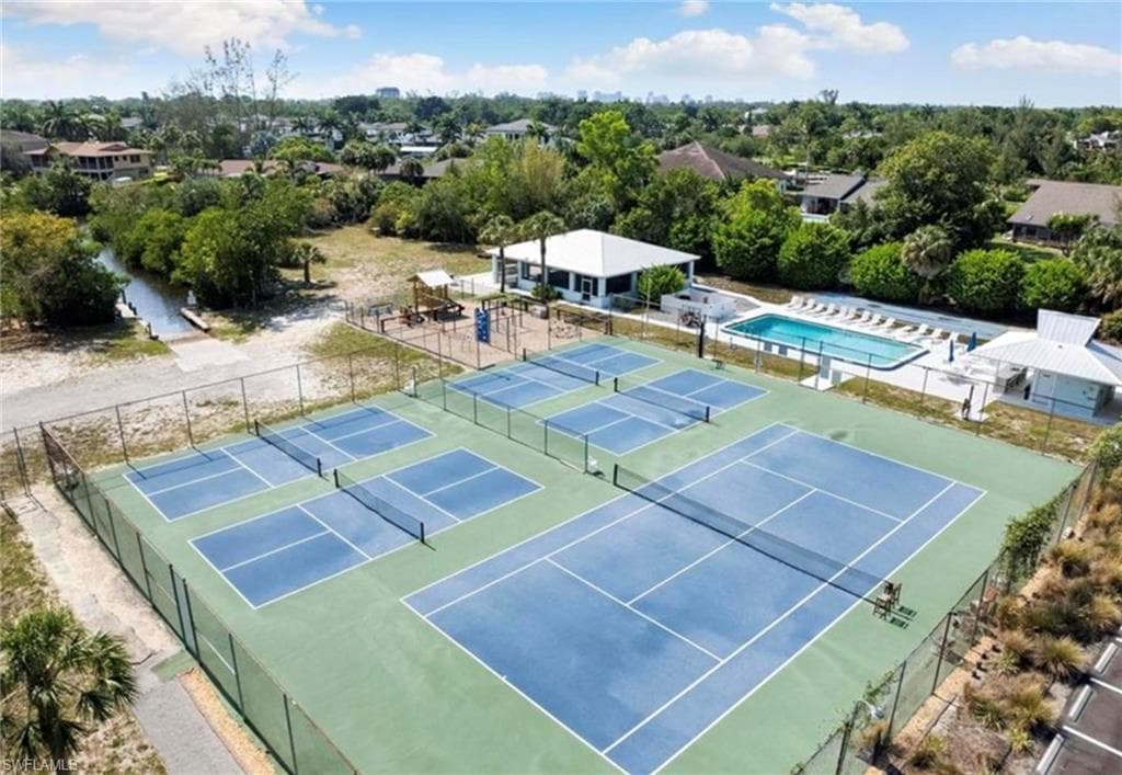 2393 Outrigger LN, NAPLES FL 34104-21
