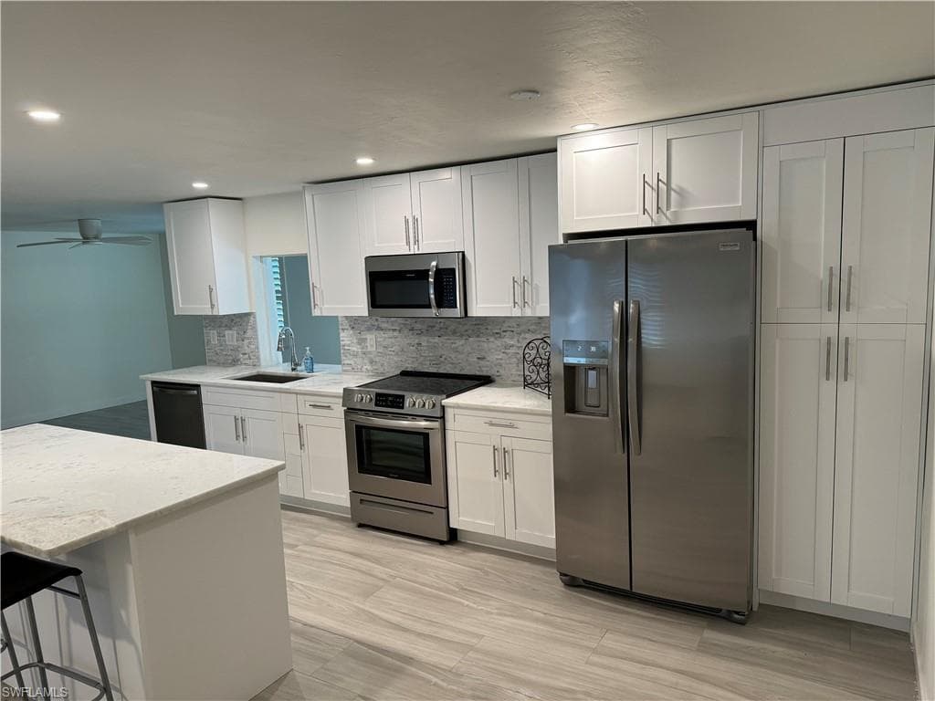 2393 Outrigger LN, NAPLES FL 34104-13