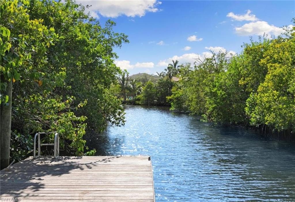 2393 Outrigger LN, NAPLES FL 34104-17