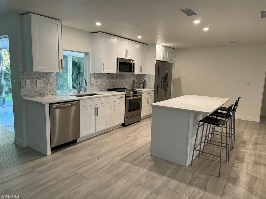 2393 Outrigger LN, NAPLES FL 34104-14