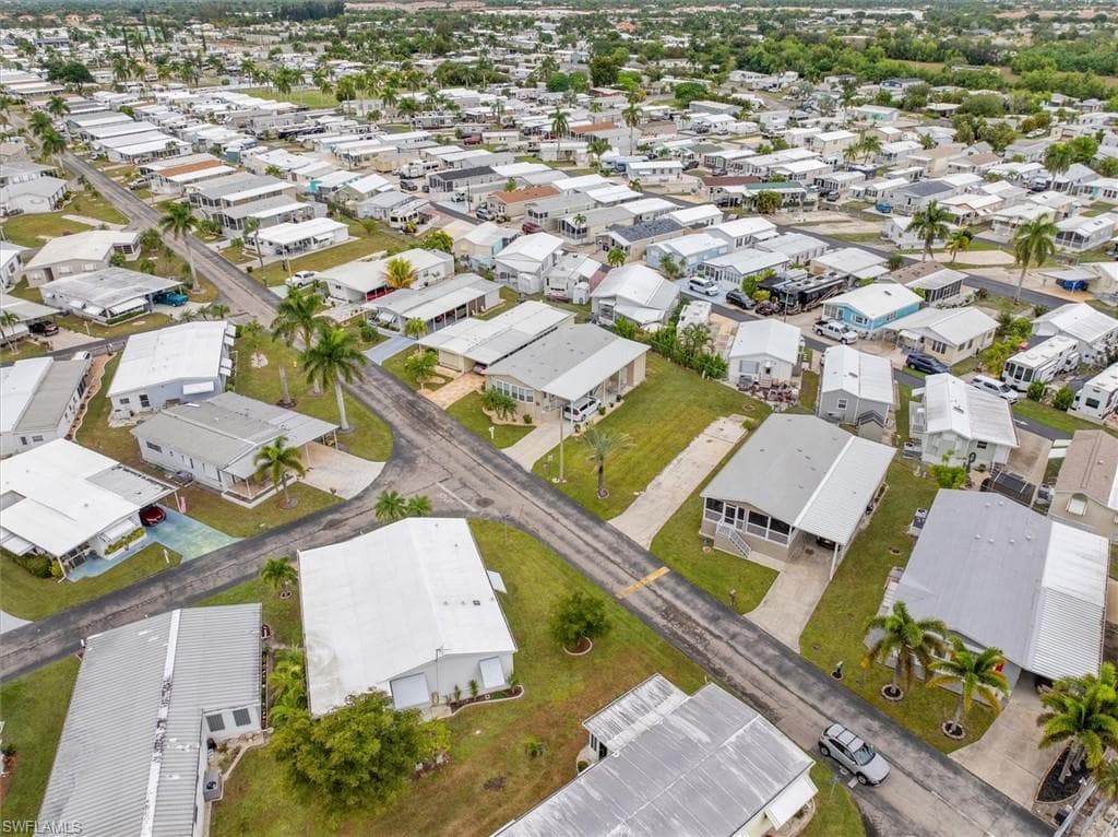223 Derwent BLVD W, FORT MYERS FL 33908-4