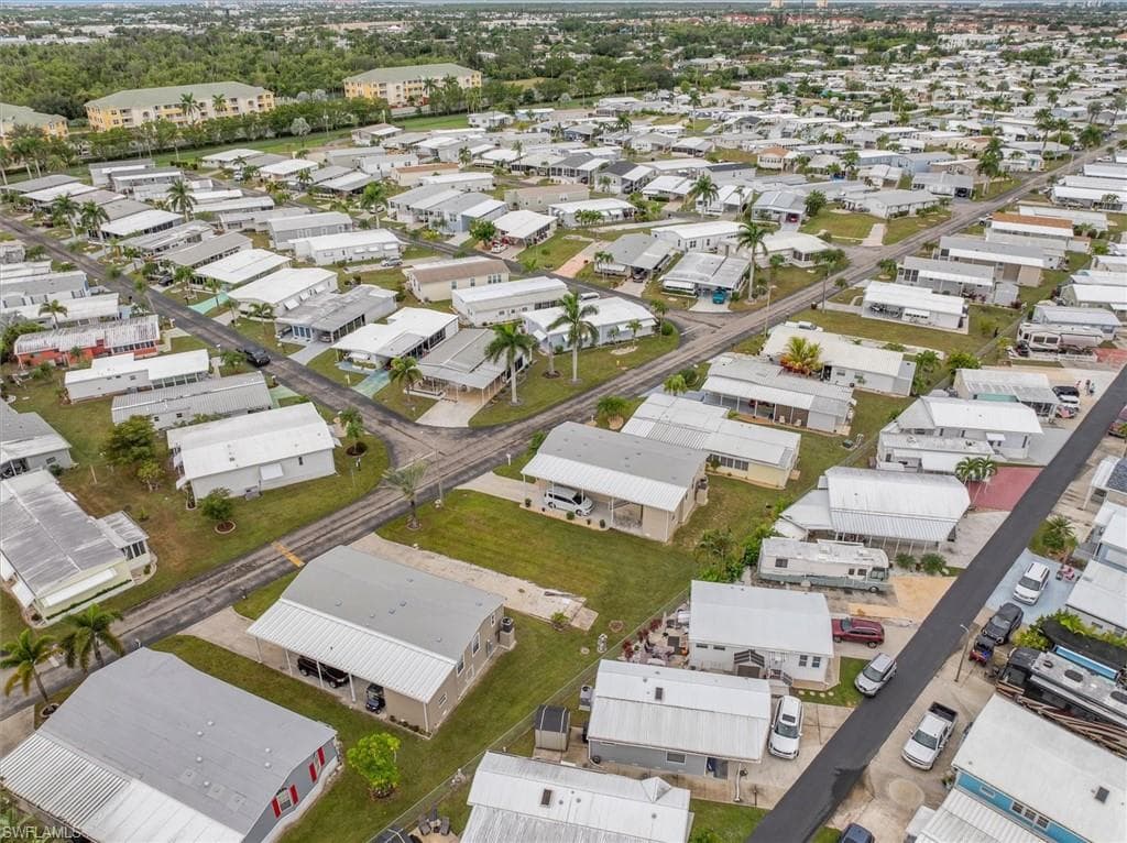 223 Derwent BLVD W, FORT MYERS FL 33908-7