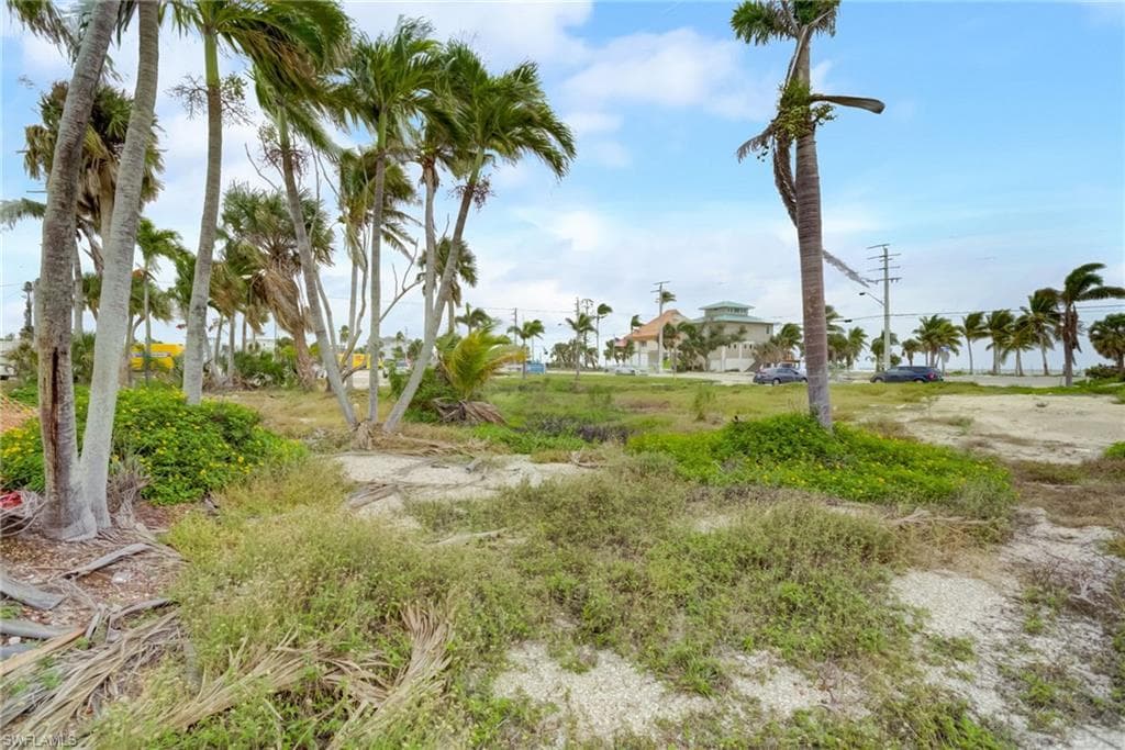 121 Connecticut ST, FORT MYERS BEACH FL 33931-15