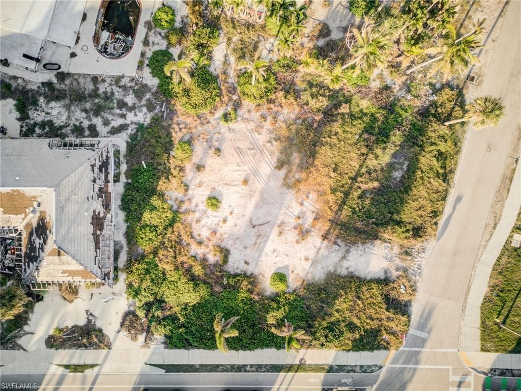 121 Connecticut ST, FORT MYERS BEACH FL 33931-27