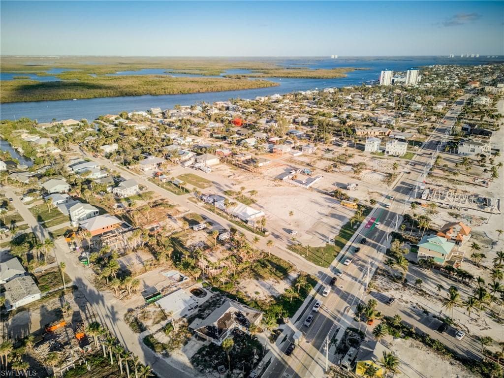 121 Connecticut ST, FORT MYERS BEACH FL 33931-19