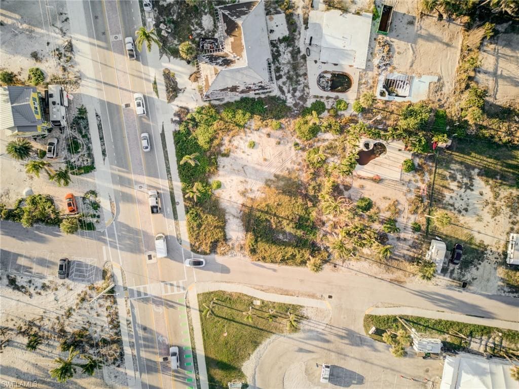 121 Connecticut ST, FORT MYERS BEACH FL 33931-32