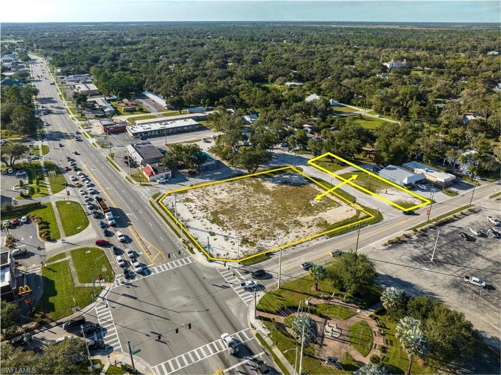 10 W Hickpochee AVE, LABELLE FL 33935-8