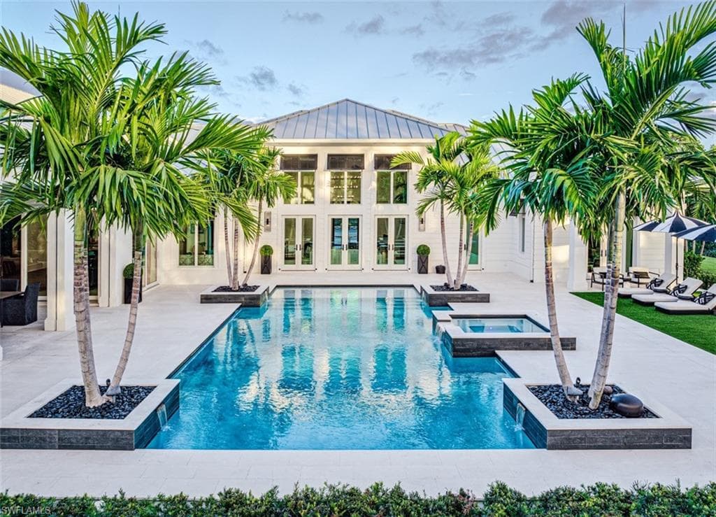 185 CAJEPUT DR, NAPLES FL 34108-1