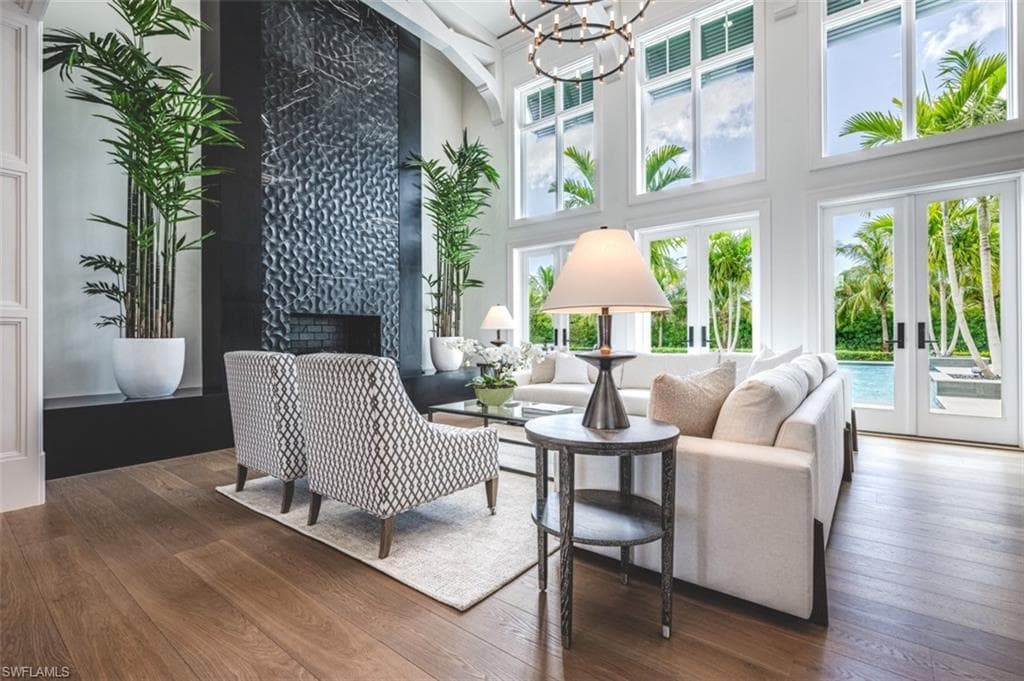 185 CAJEPUT DR, NAPLES FL 34108-4