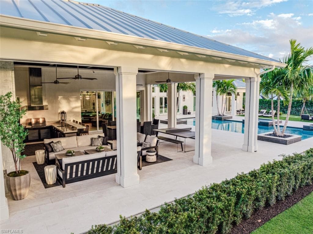 185 CAJEPUT DR, NAPLES FL 34108-48