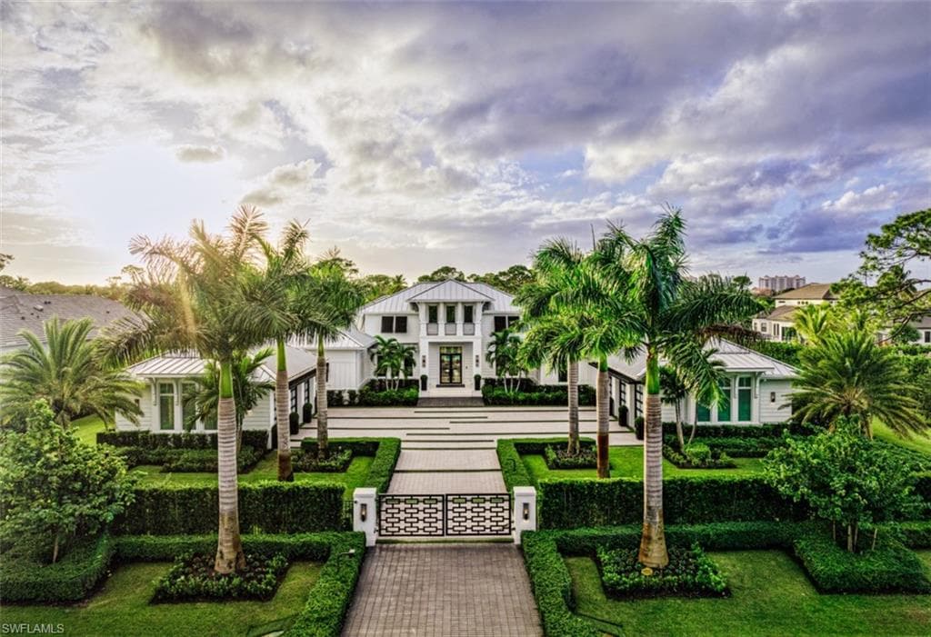 185 CAJEPUT DR, NAPLES FL 34108-43