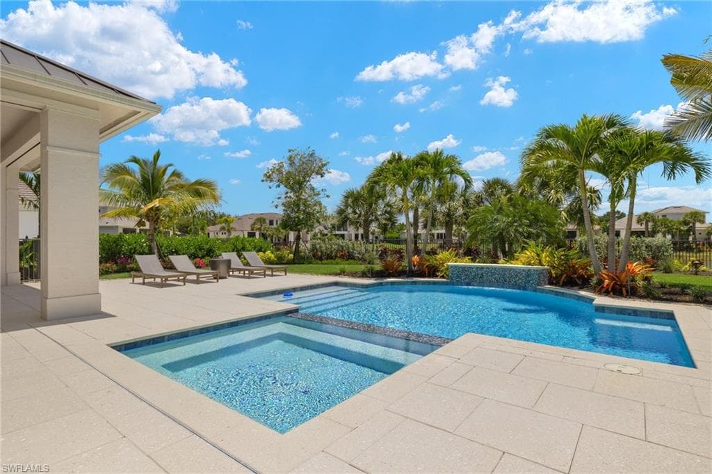 16716 Enclave CIR, NAPLES FL 34110-44