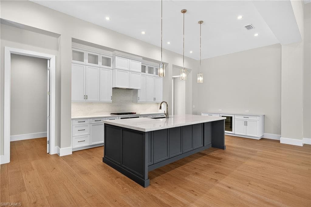 2055 Cambridge Park DR, NAPLES FL 34109-8