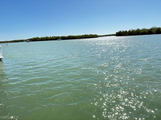 385 Angler DR, GOODLAND FL 34140-1