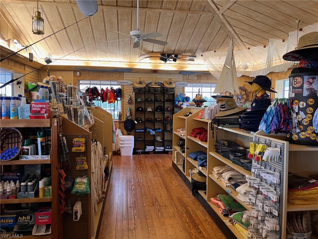 385 Angler DR, GOODLAND FL 34140-11