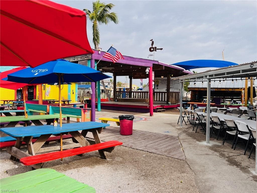 385 Angler DR, GOODLAND FL 34140-14