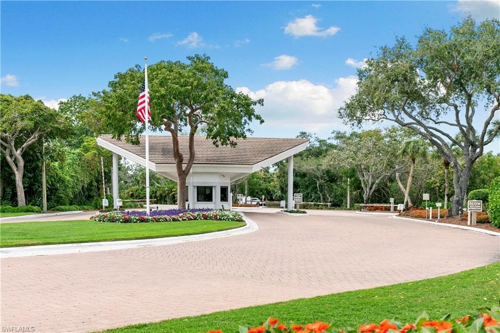 379 Morning Glory LN, MARCO ISLAND FL 34145-9