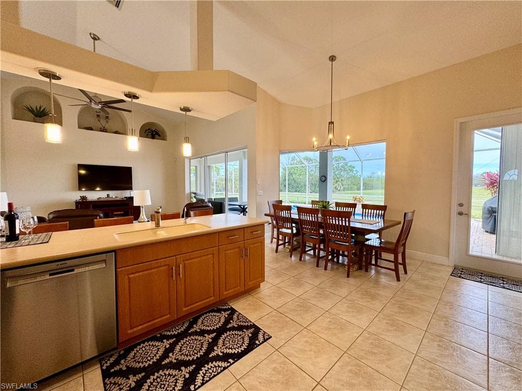 1511 NW 27th PL, CAPE CORAL FL 33993-10
